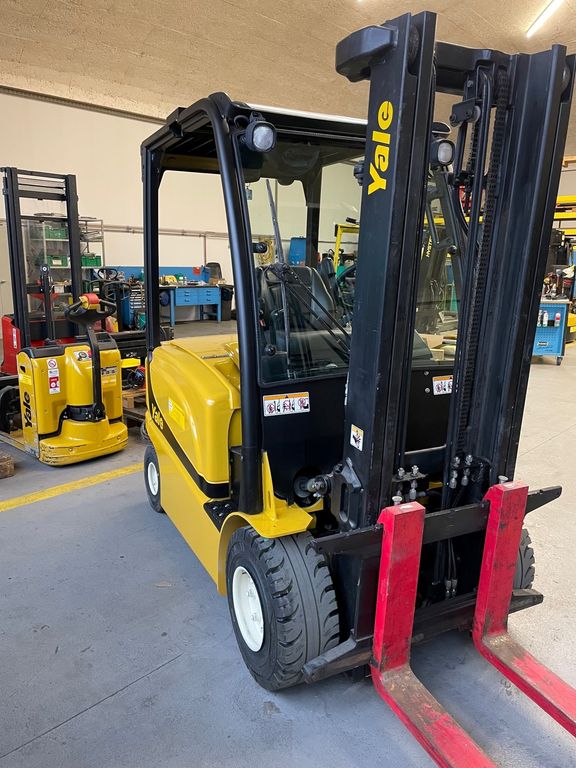 Stapler-Occasion: Yale Frontstapler ERP25VL gebraucht Yale ERP25VL °°° 4-Rad Elektrostapler