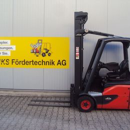 Stapler-Occasion: Linde Frontstapler E15-02 gebraucht Linde E15-02 °°° 3-Rad Elektrostapler