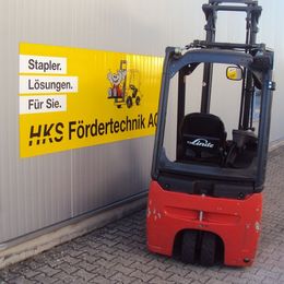 Stapler-Occasion: Linde Frontstapler E15-02 gebraucht Linde E15-02 °°° 3-Rad Elektrostapler