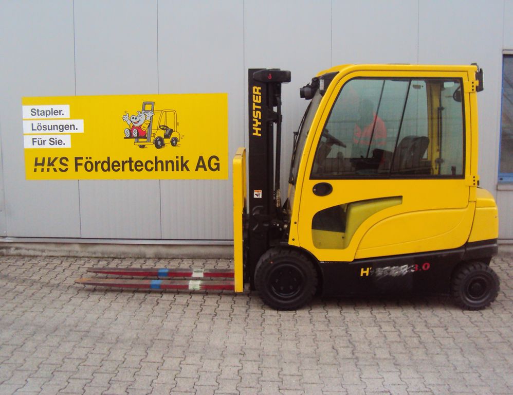 Stapler-Occasion: Hyster Frontstapler J3.0XN gebraucht Hyster J3.0XN °°° 4-Rad Elektrostapler