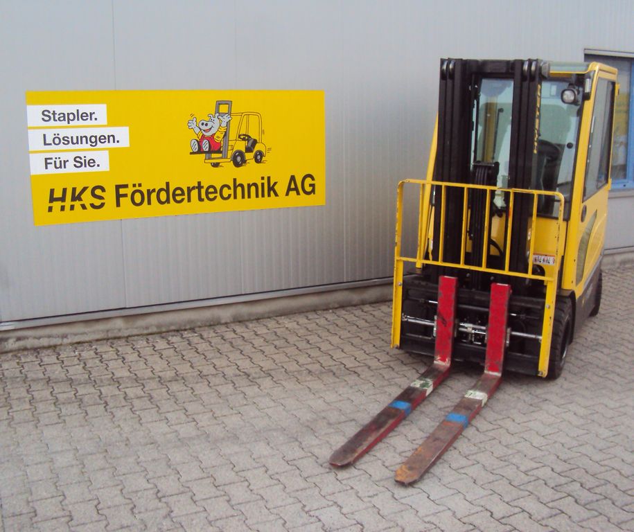Stapler-Occasion: Hyster Frontstapler J3.0XN gebraucht Hyster J3.0XN °°° 4-Rad Elektrostapler