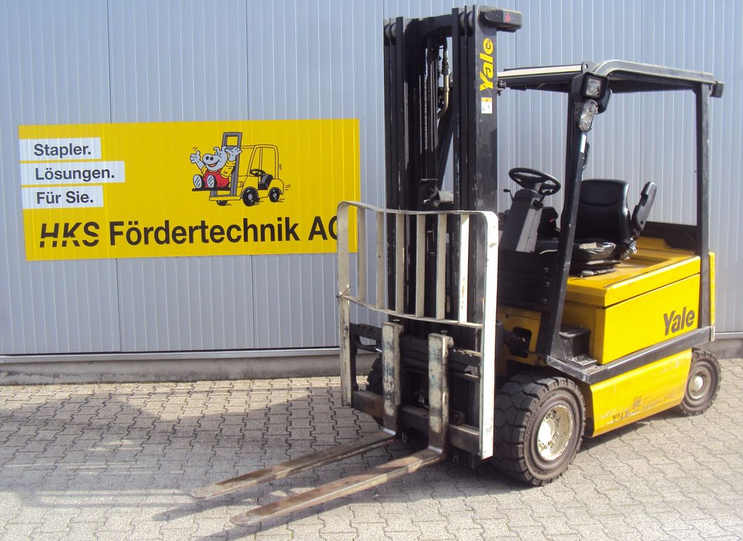 Stapler-Occasion: Yale Frontstapler ERP30ALF gebraucht Yale ERP30ALF °°° 4-Rad Elektrostapler