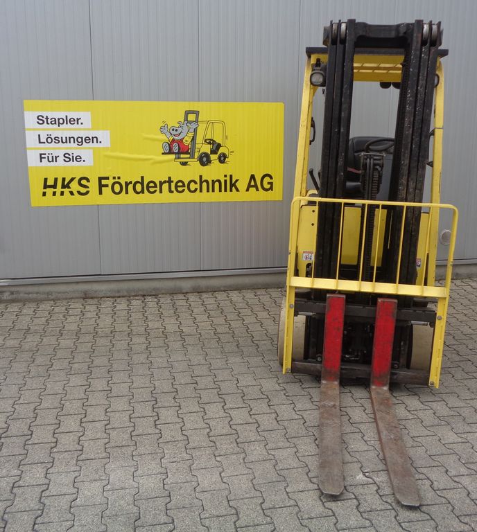 Stapler-Occasion: Hyster Frontstapler E3.0XN MWB gebraucht Hyster E3.0XN MWB °°° 4-Rad Elektrostapler