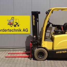 Stapler-Occasion: Hyster Frontstapler J3.0XN gebraucht Hyster J3.0XN °°° 4-Rad Elektrostapler