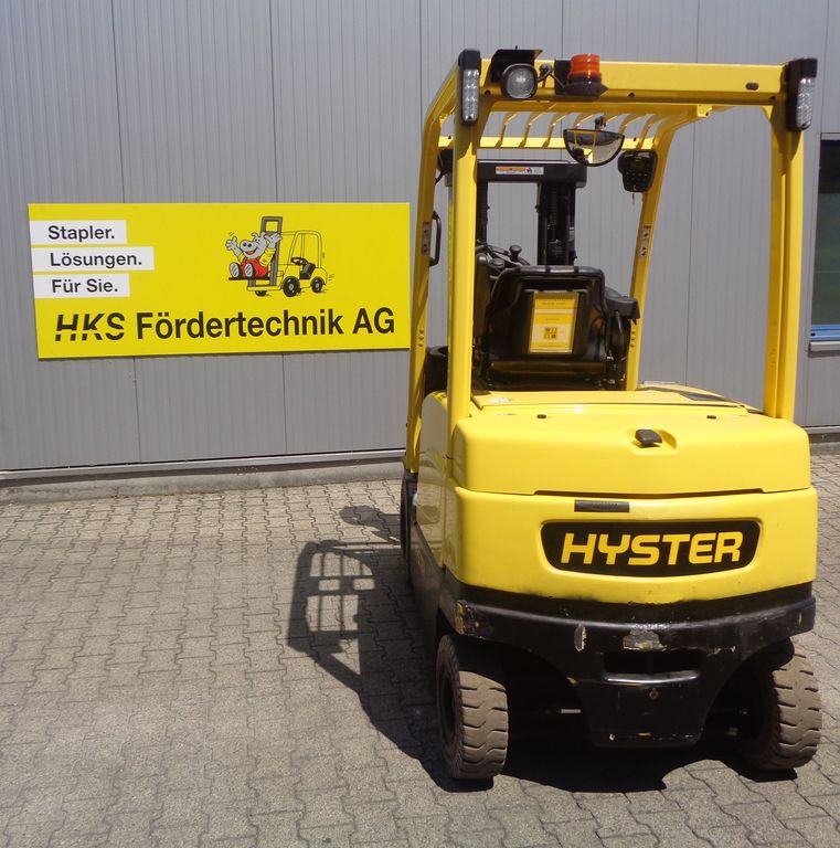 Stapler-Occasion: Hyster Frontstapler J3.0XN gebraucht Hyster J3.0XN °°° 4-Rad Elektrostapler