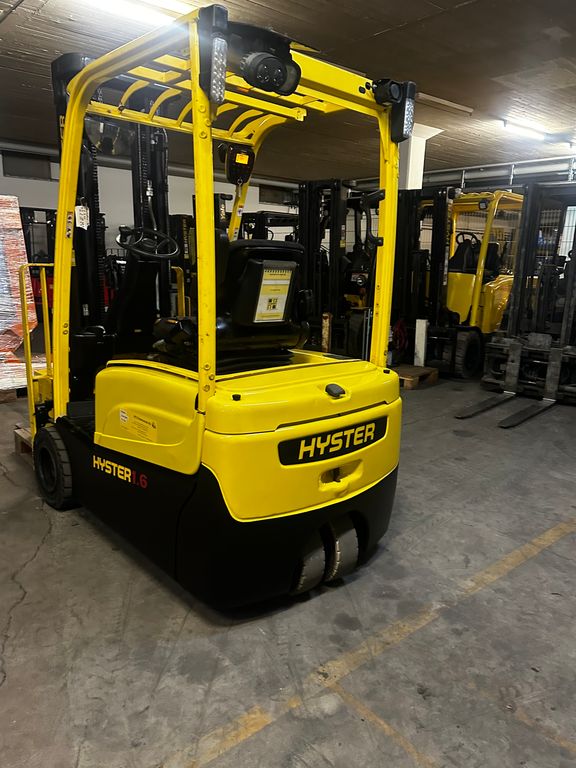 Stapler-Occasion: Hyster Frontstapler J1.6XNT gebraucht Hyster J1.6XNT °°° 3-Rad Elektrostapler