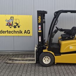 Stapler-Occasion: Yale Frontstapler ERP35VL-861 gebraucht Yale ERP35VL-861 °°° 4-Rad Elektrostapler