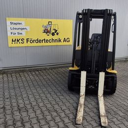 Stapler-Occasion: Yale Frontstapler ERP35VL-861 gebraucht Yale ERP35VL-861 °°° 4-Rad Elektrostapler