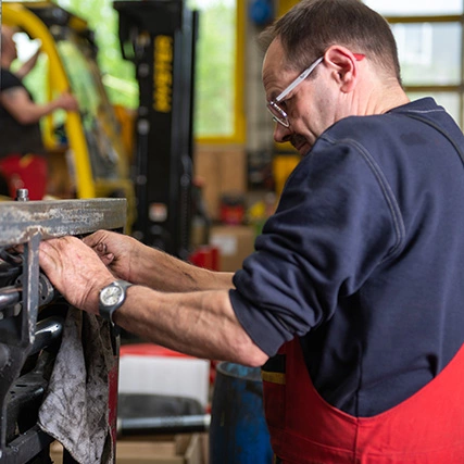 Reparaturservice für CAT Stapler