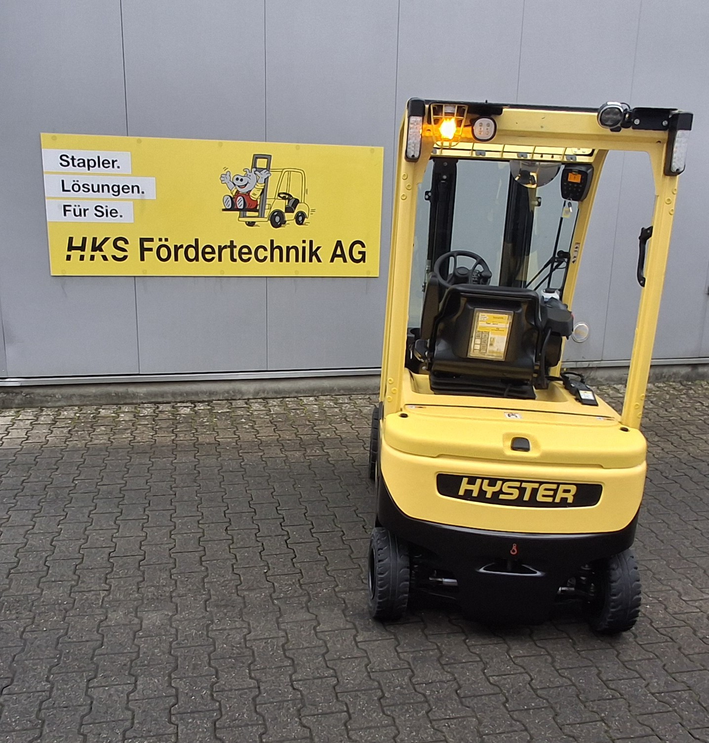 Stapler-Occasion: Hyster Frontstapler J2.0XN LWB gebraucht Hyster J2.0XN LWB °°° 4-Rad Elektrostapler