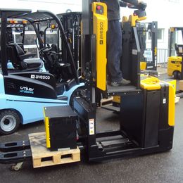 Stapler-Occasion: Yale Kommissionierer MO20 gebraucht Yale MO20 °°° Horizontal Kommissionierer