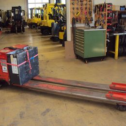 Stapler-Occasion: Linde Gabelhubwagen T30 gebraucht Linde T30 °°° Niederhubwagen