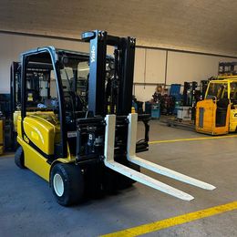 Yale ERP35VL °°° 4-Rad Elektrostapler