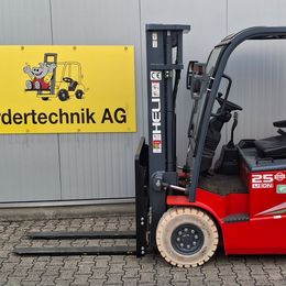 Heli CPD25 GB2LI °°° 4-Rad Elektrostapler