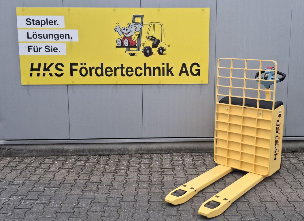 Stapler-Occasion: Hyster Gabelhubwagen P2.0L AC gebraucht Hyster P2.0L AC °°° Niederhubwagen