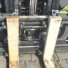 Kaup Zinkenverstellgerät mit Seitenschub 3.5T160B mit int. SS gebraucht Zinkenverstellgerät mit Seitenschub Kaup