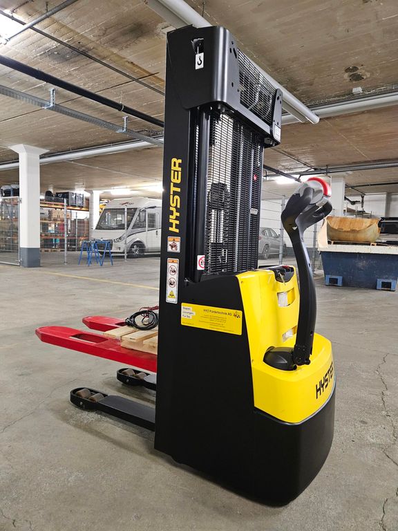 Stapler-Occasion: Hyster Gabelhochhubwagen S1.0 gebraucht Hyster S1.0 °°° Hochhubwagen