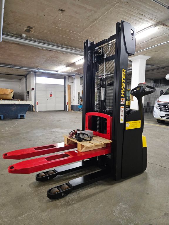 Stapler-Occasion: Hyster Gabelhochhubwagen S1.0 gebraucht Hyster S1.0 °°° Hochhubwagen