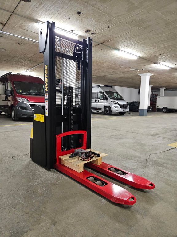 Stapler-Occasion: Hyster Gabelhochhubwagen S1.0 gebraucht Hyster S1.0 °°° Hochhubwagen