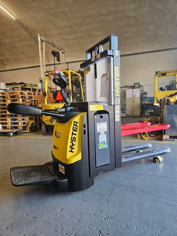 Stapler-Occasion: Hyster Gabelhochhubwagen S2.0SD gebraucht Hyster S2.0SD °°° Hochhubwagen