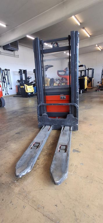 Stapler-Occasion: Linde Gabelhochhubwagen L10 gebraucht Linde L10 °°° Hochhubwagen
